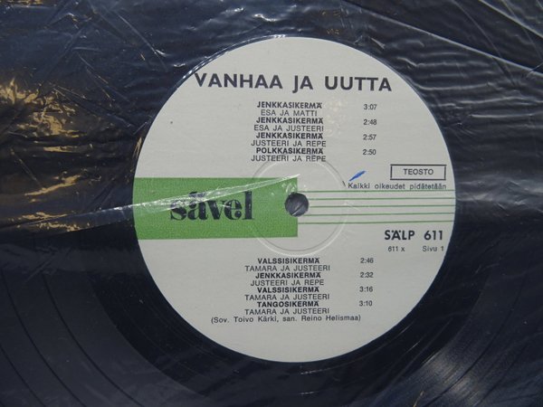 Various ‎– Vanhaa Ja Uutta  LP