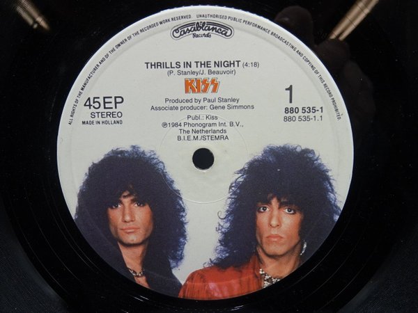 Kiss – Thrills In The Night