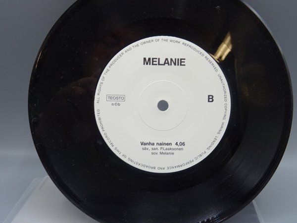 Melanie – Mitään Et Nää / Vanha Nainen single