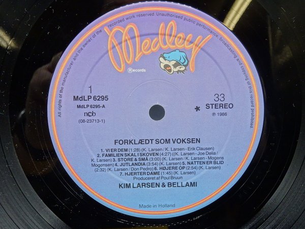 Kim Larsen & Bellami – Forklædt Som Voksen LP