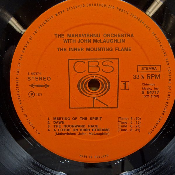 The Mahavishnu Orchestra With John McLaughlin – The Inner Mounting Flame