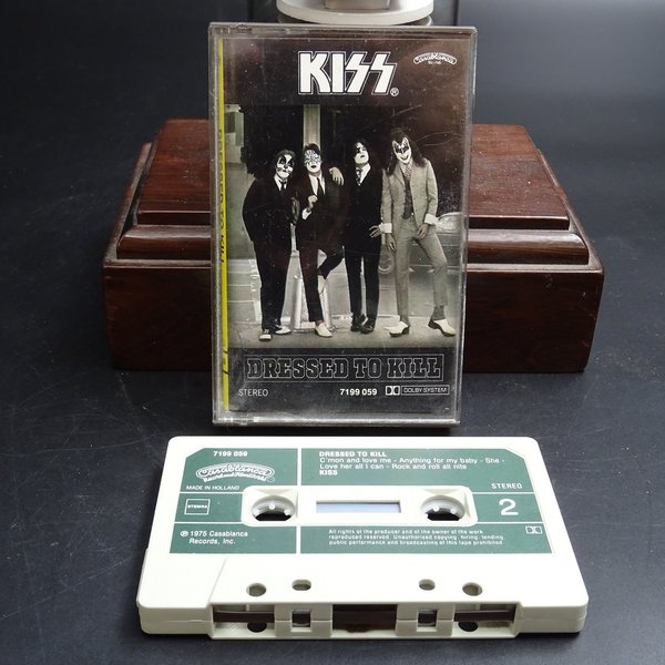 Kiss – Dressed To Kill casette